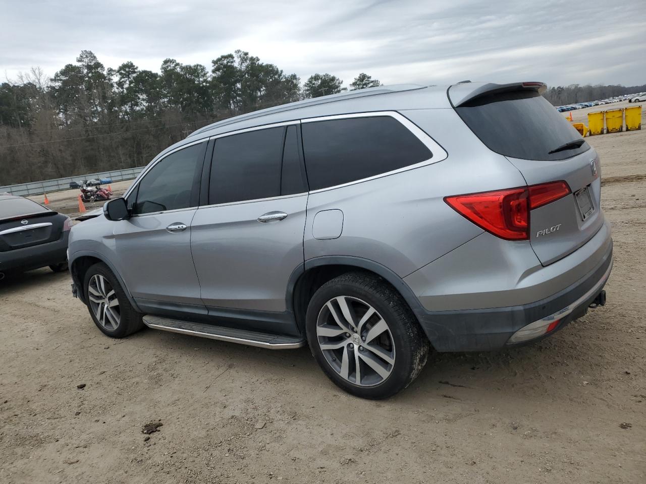2017 Honda Pilot - Image 2