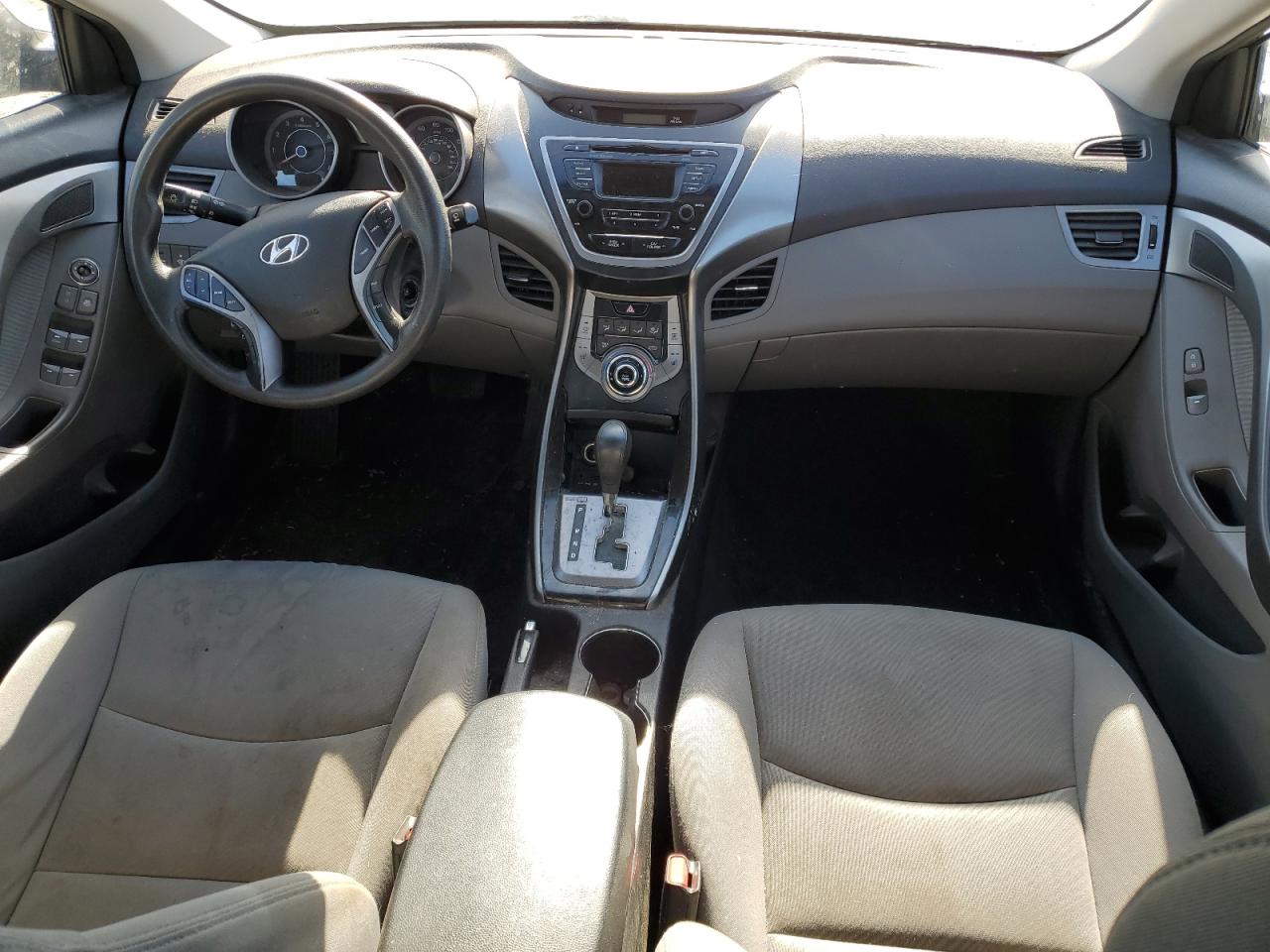 2013 Hyundai Elantra - Image 8