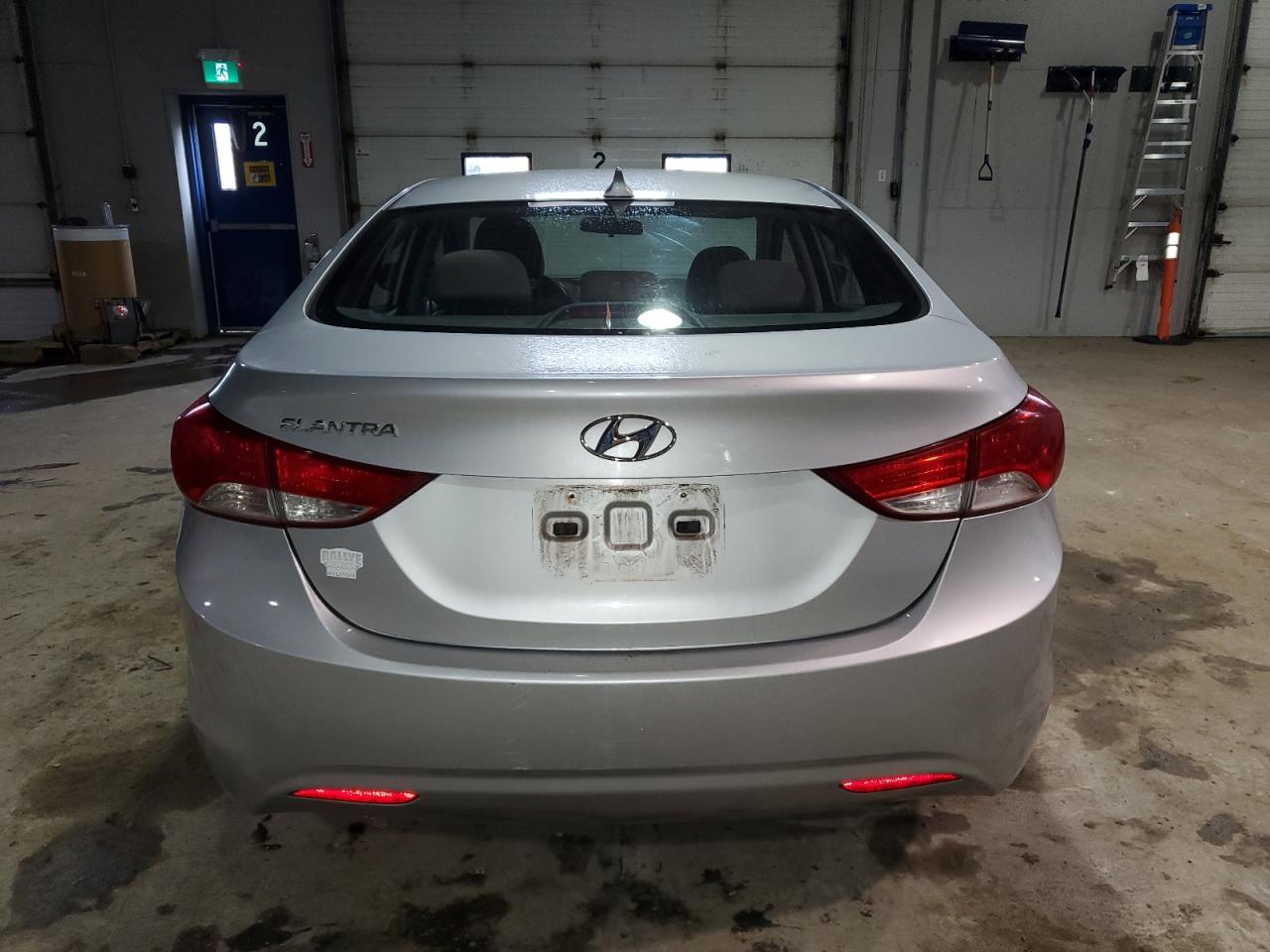 2013 Hyundai Elantra - Image 6