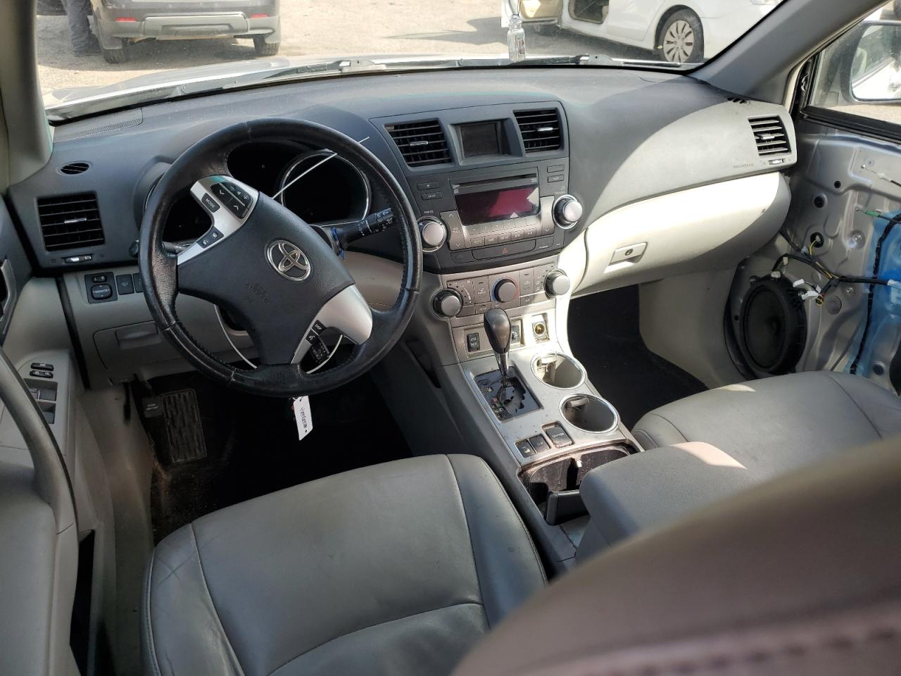 2012 Toyota Highlander - Image 8