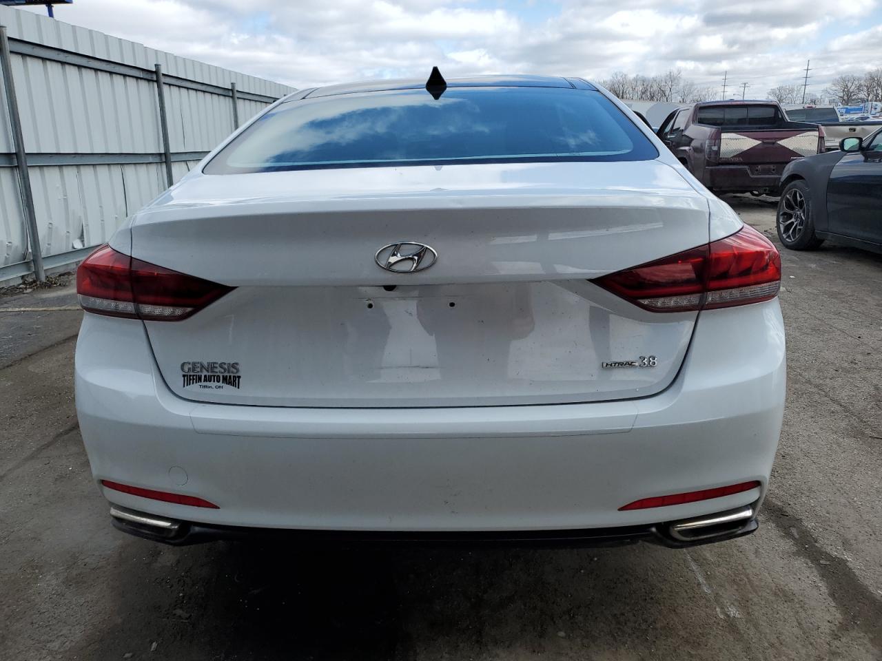 2015 Hyundai Genesis - Image 6