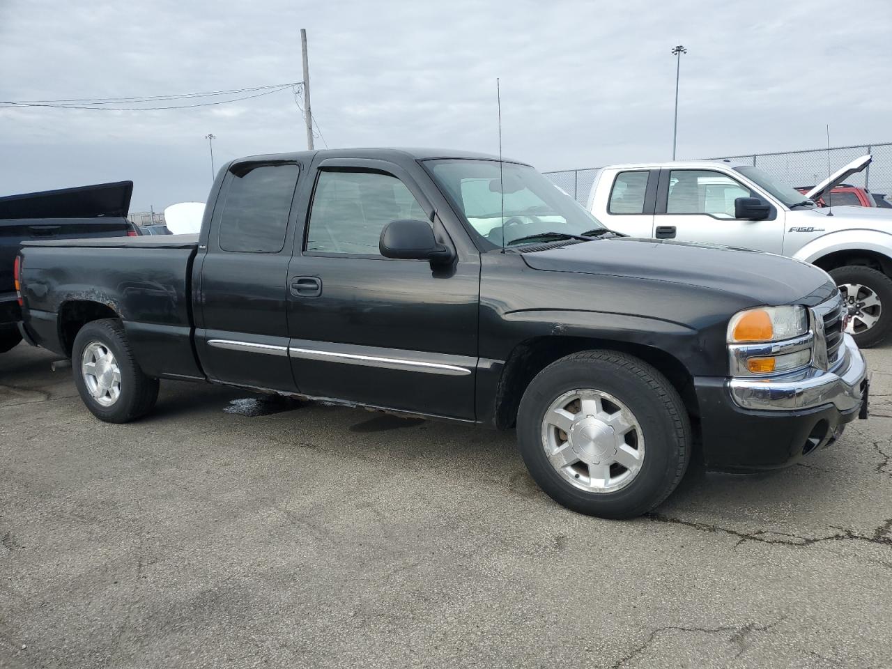 2006 GMC Sierra - Image 4