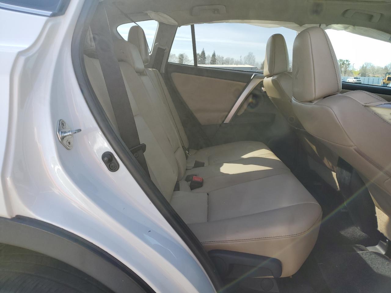 2015 Toyota RAV 4 - Image 11