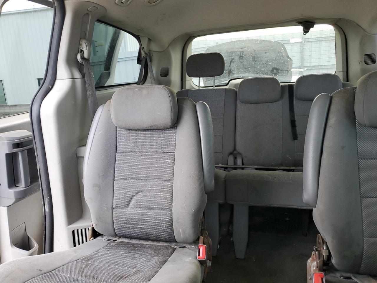 2009 Dodge Caravan - Image 10