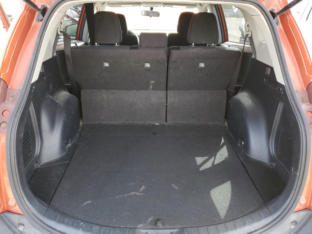 2015 Toyota RAV 4 - Image 6
