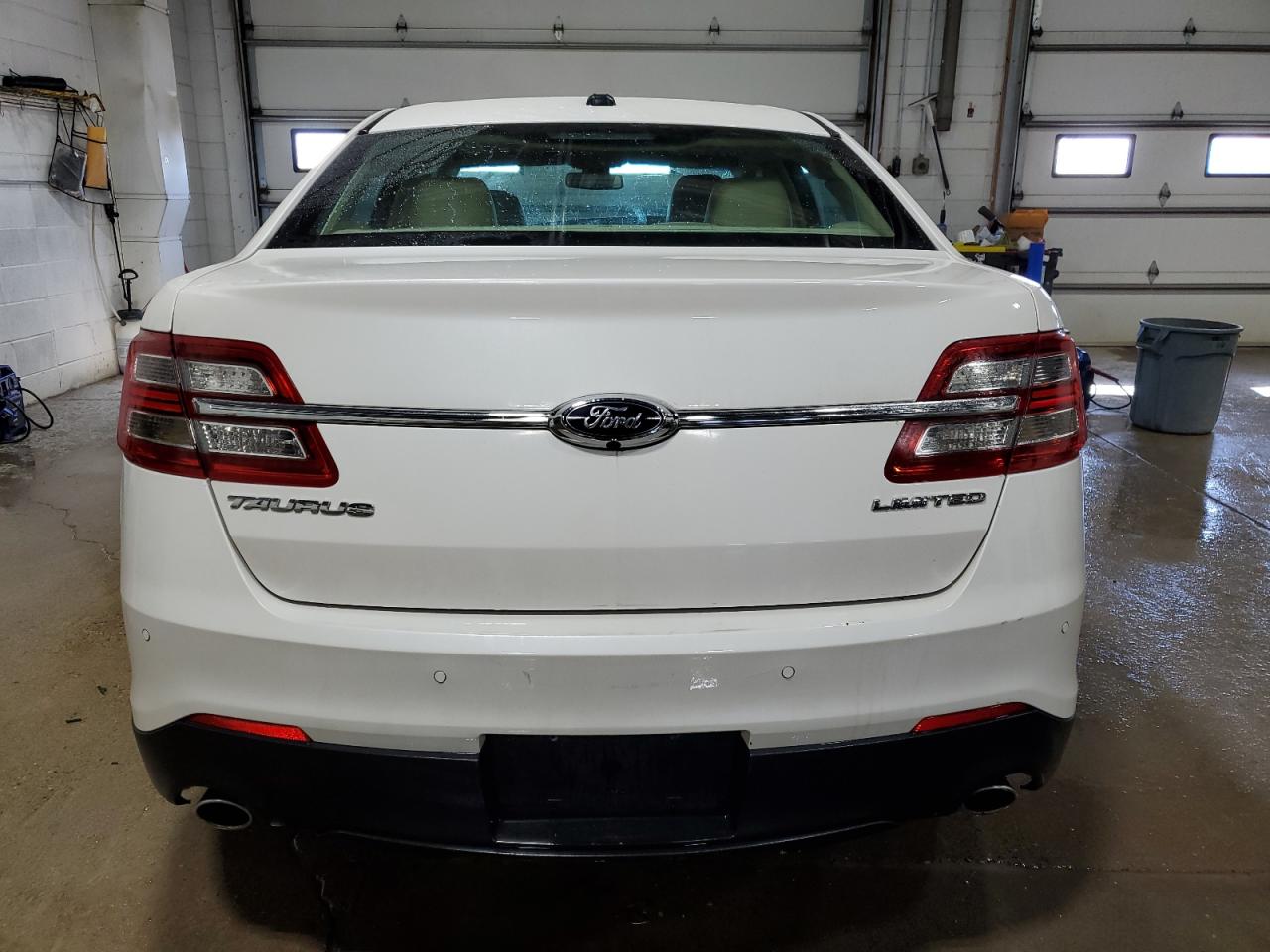 2015 Ford Taurus - Image 6