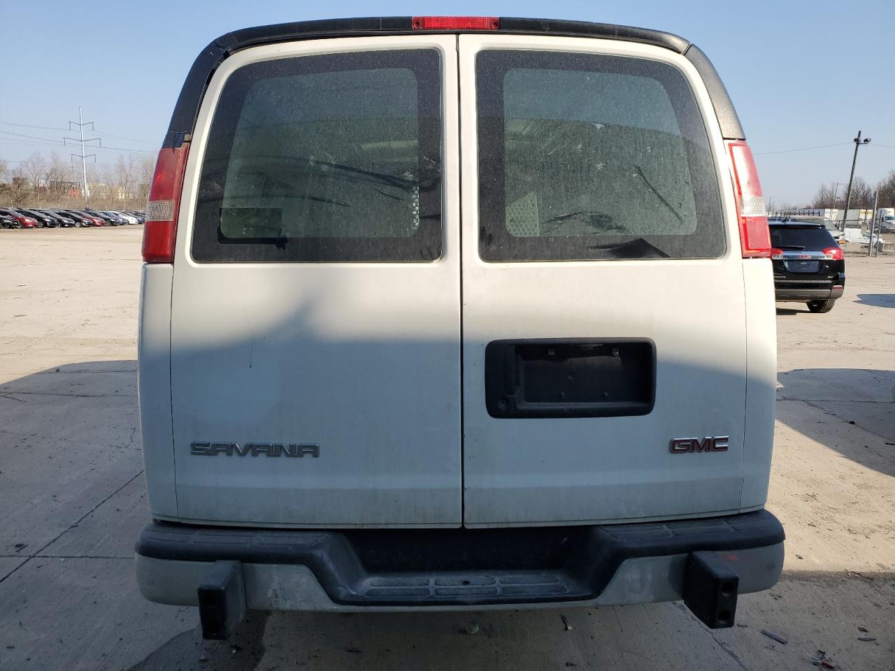 2017 GMC Savana - Image 6