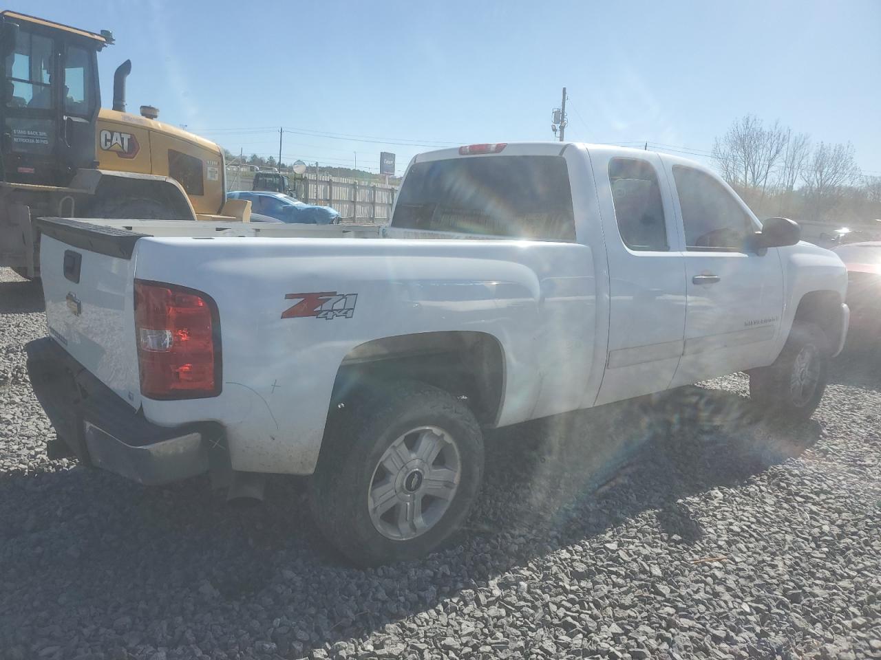 2007 Chevrolet Silverado - Image 3