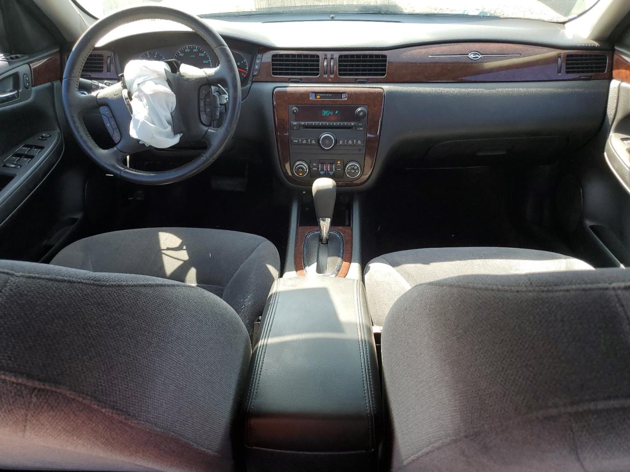 2011 Chevrolet Impala - Image 8