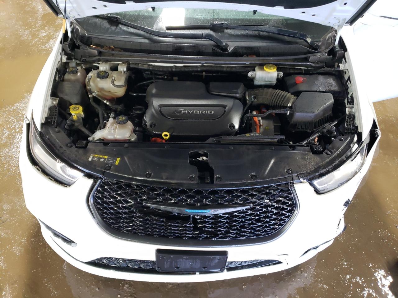 2021 Chrysler Pacifica - Image 12