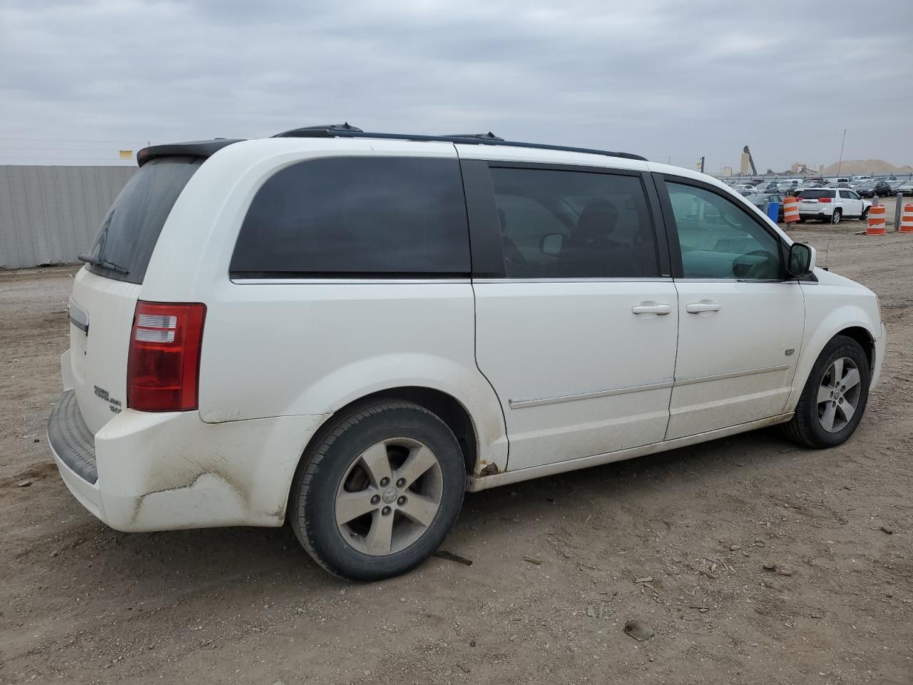 2009 Dodge Caravan - Image 3