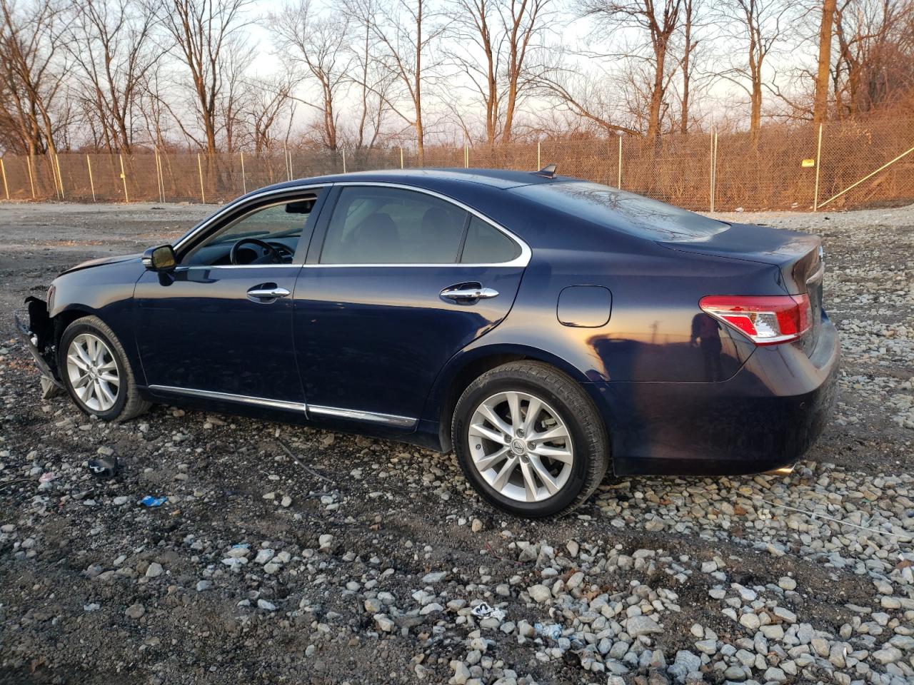 2011 Lexus ES - Image 2