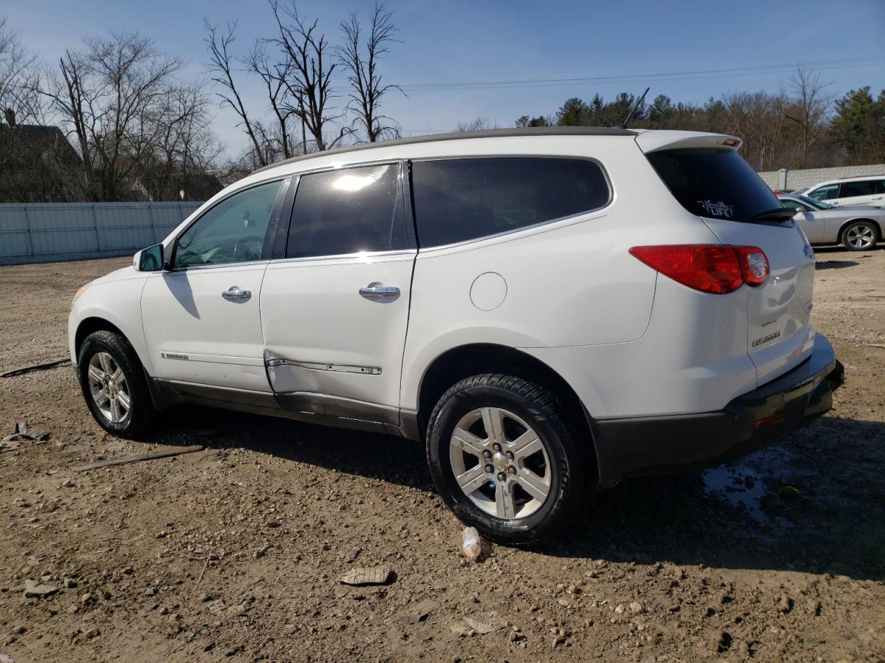 2009 Chevrolet Traverse - Image 2