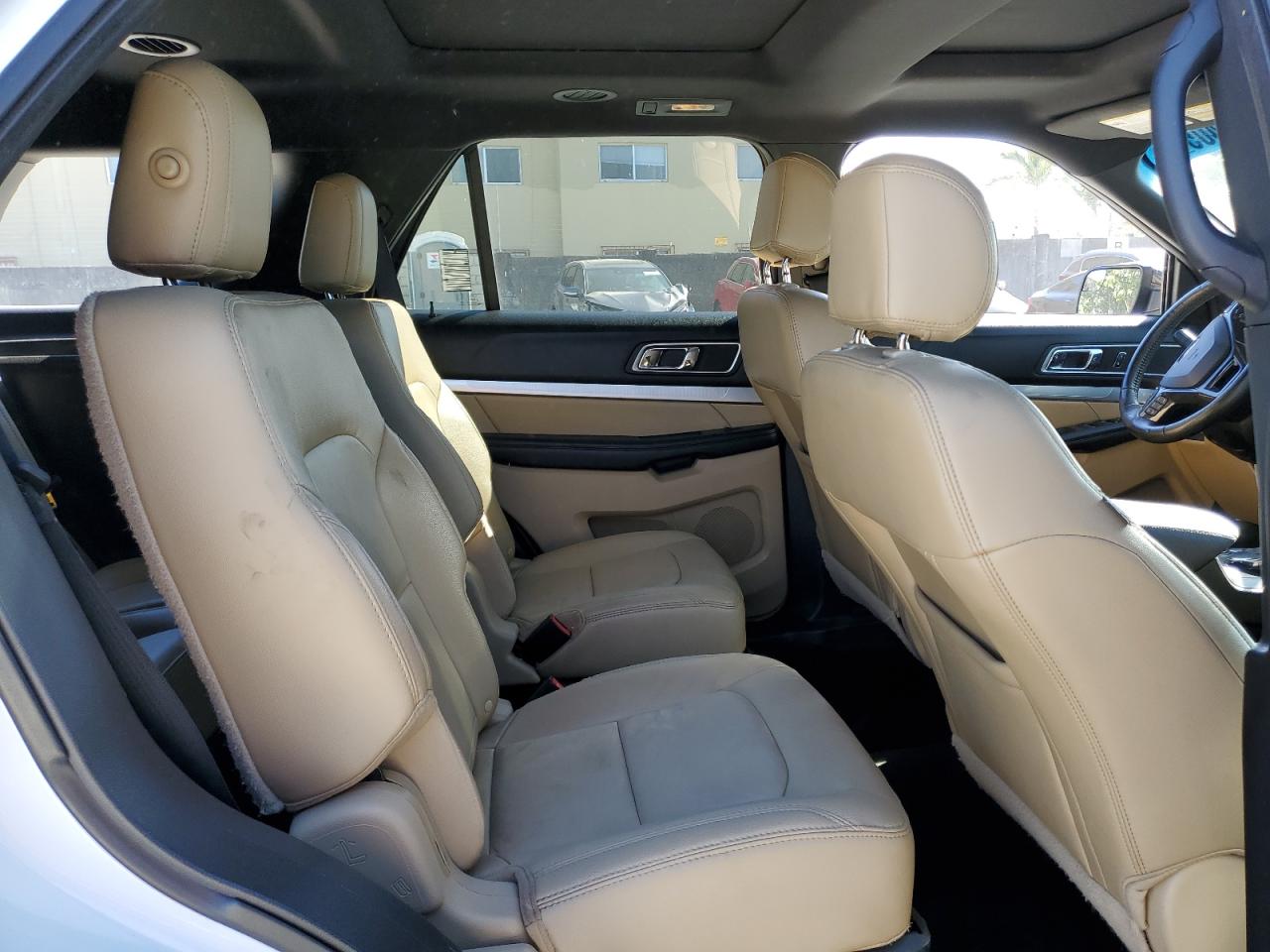 2016 Ford Explorer - Image 11