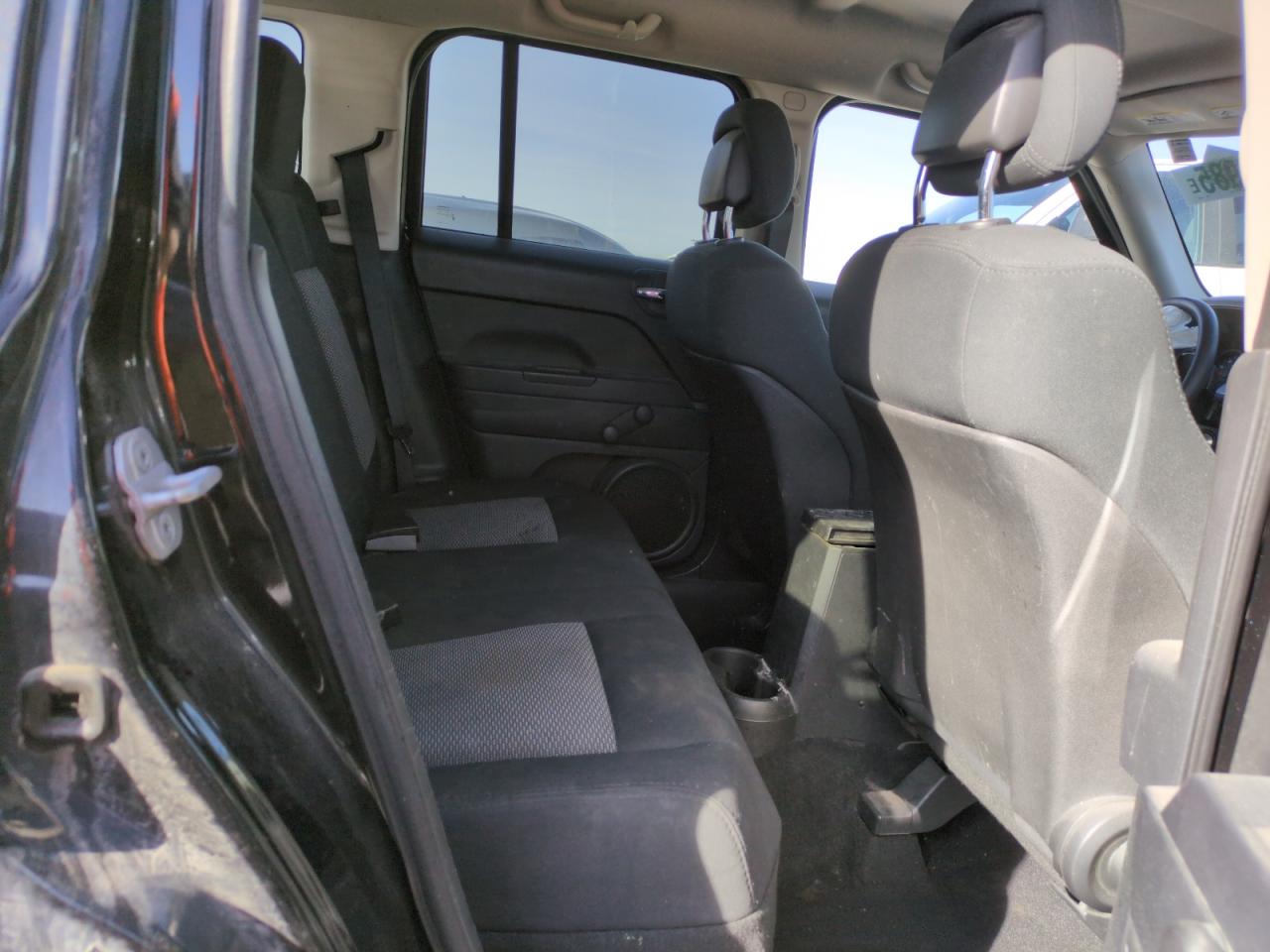 2010 Jeep Liberty (Patriot) - Image 10