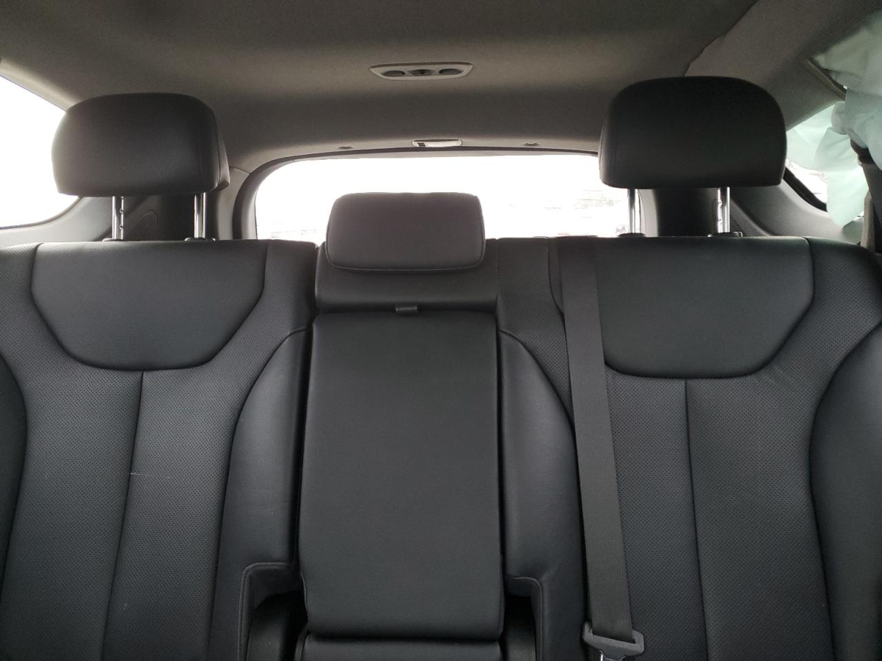 2020 Hyundai Santa Fe - Image 10