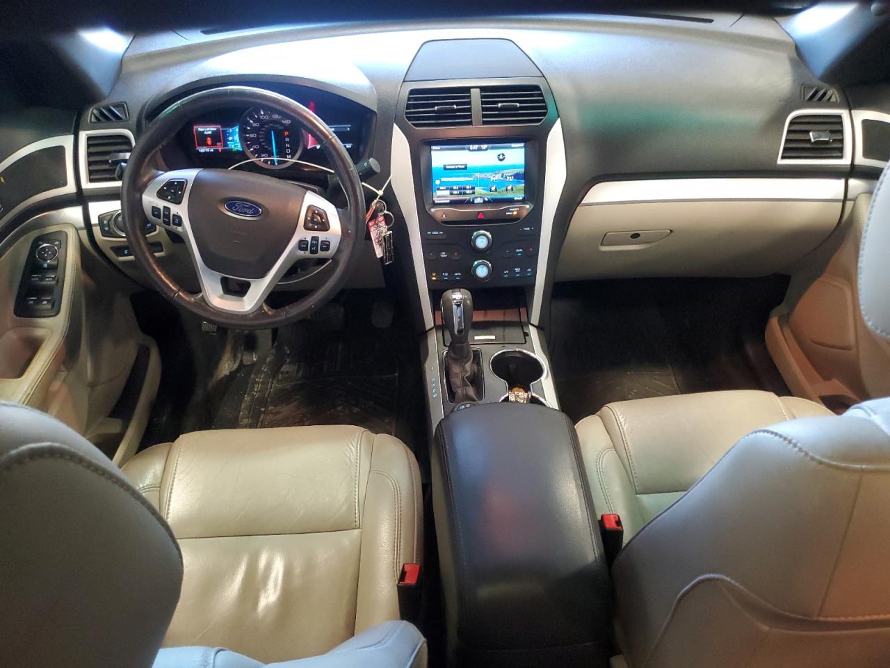 2015 Ford Explorer - Image 8