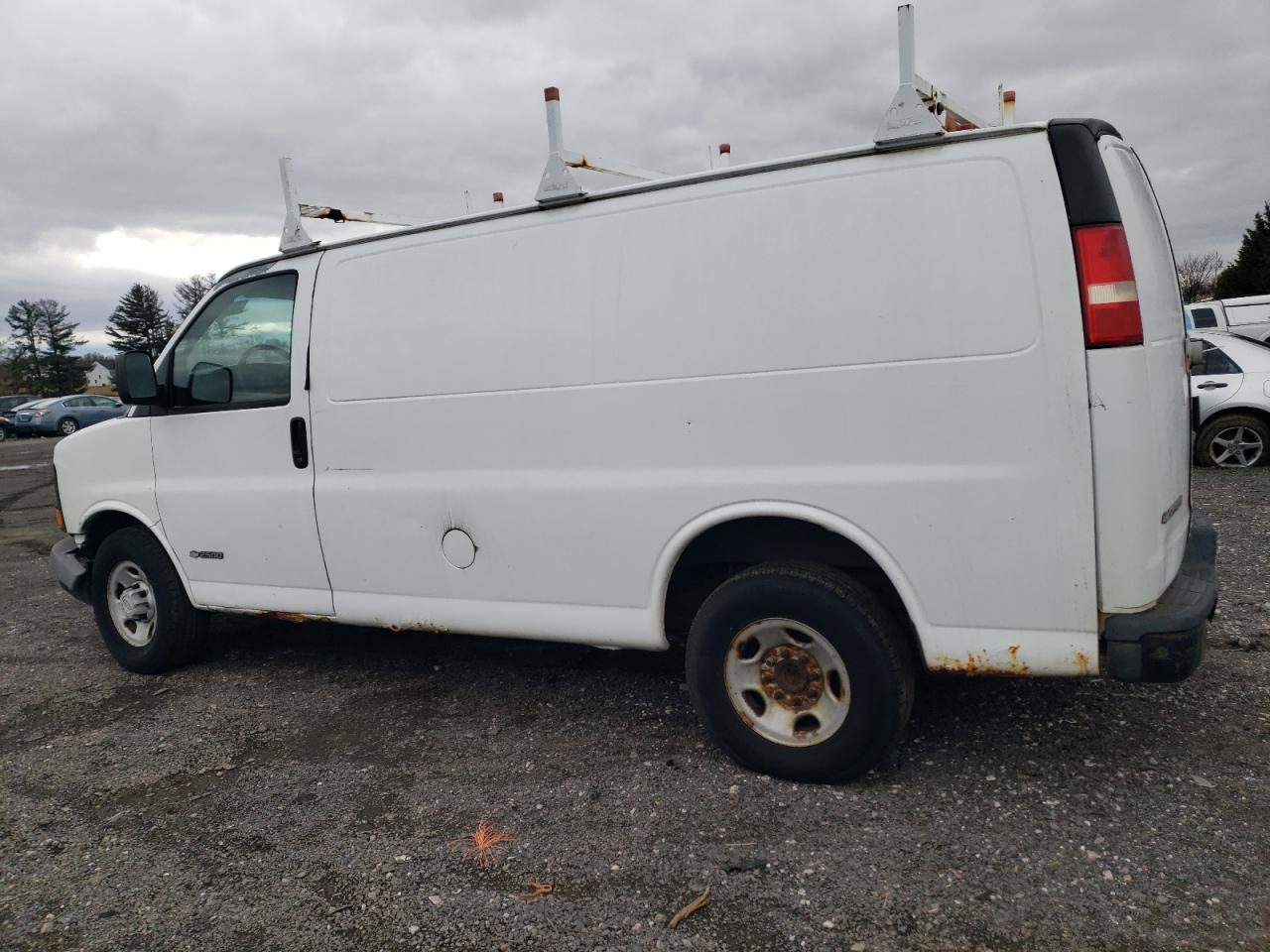 2006 Chevrolet Express - Image 2