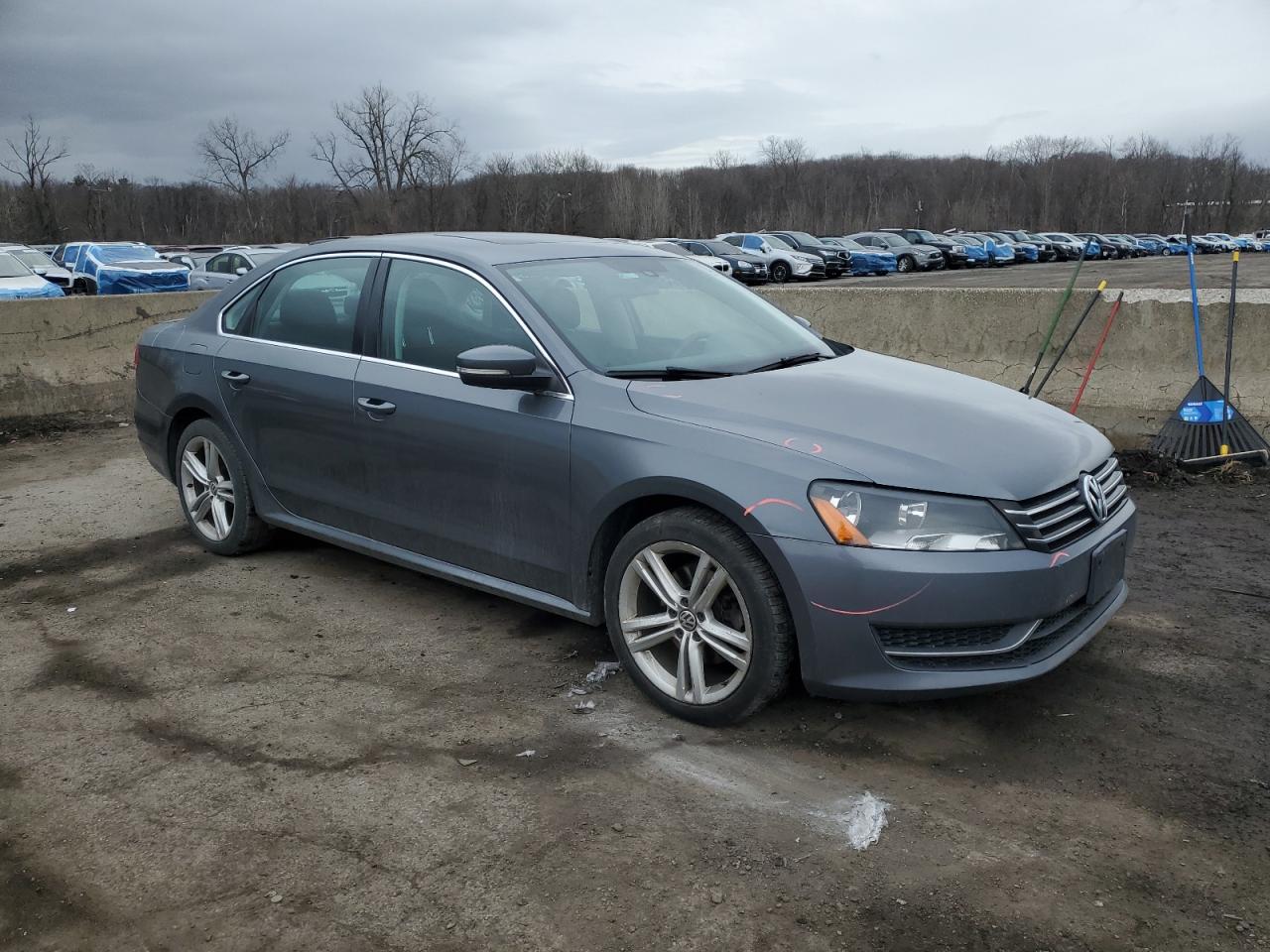 2014 Volkswagen Passat - Image 4
