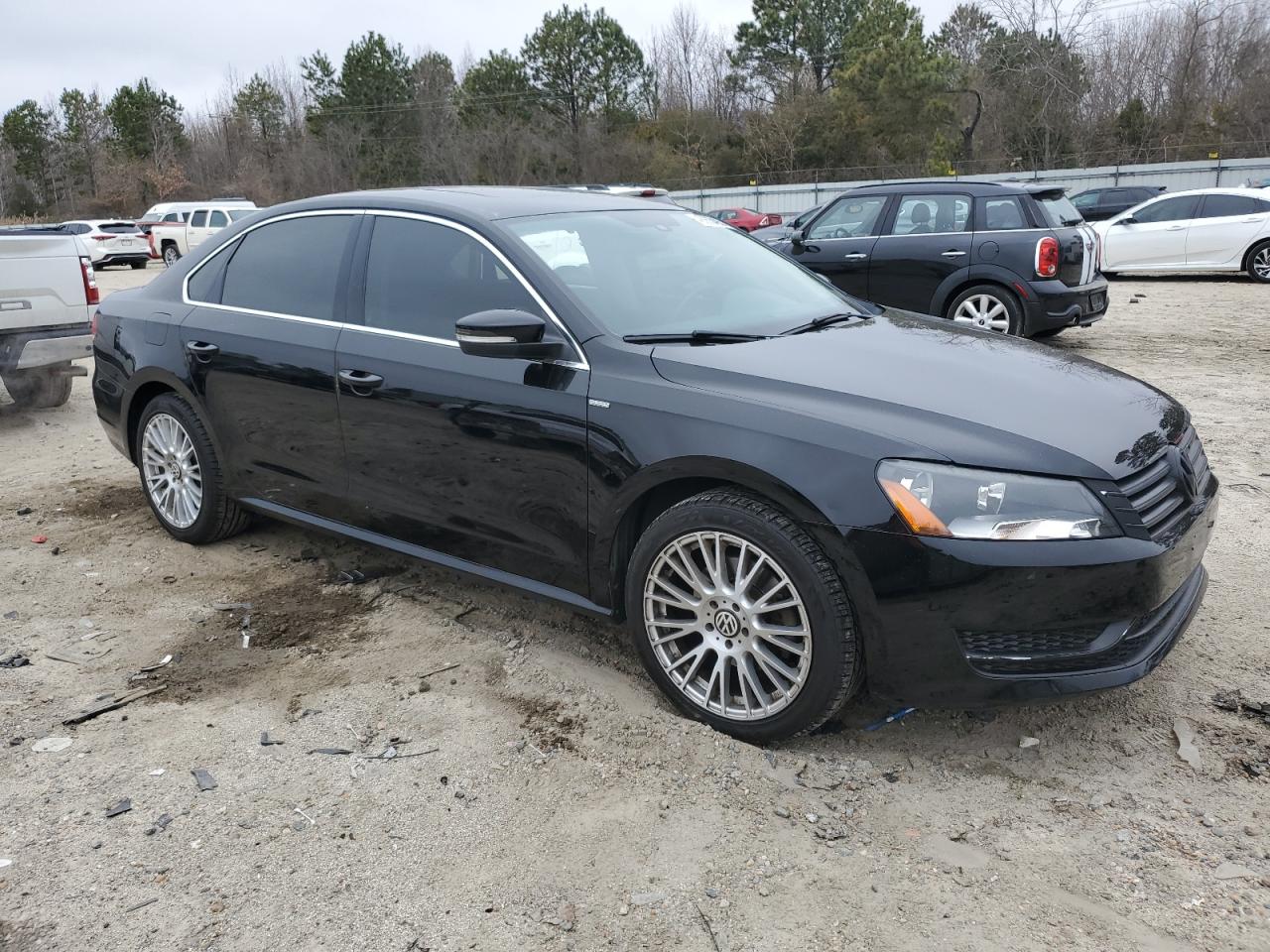 2014 Volkswagen Passat - Image 4