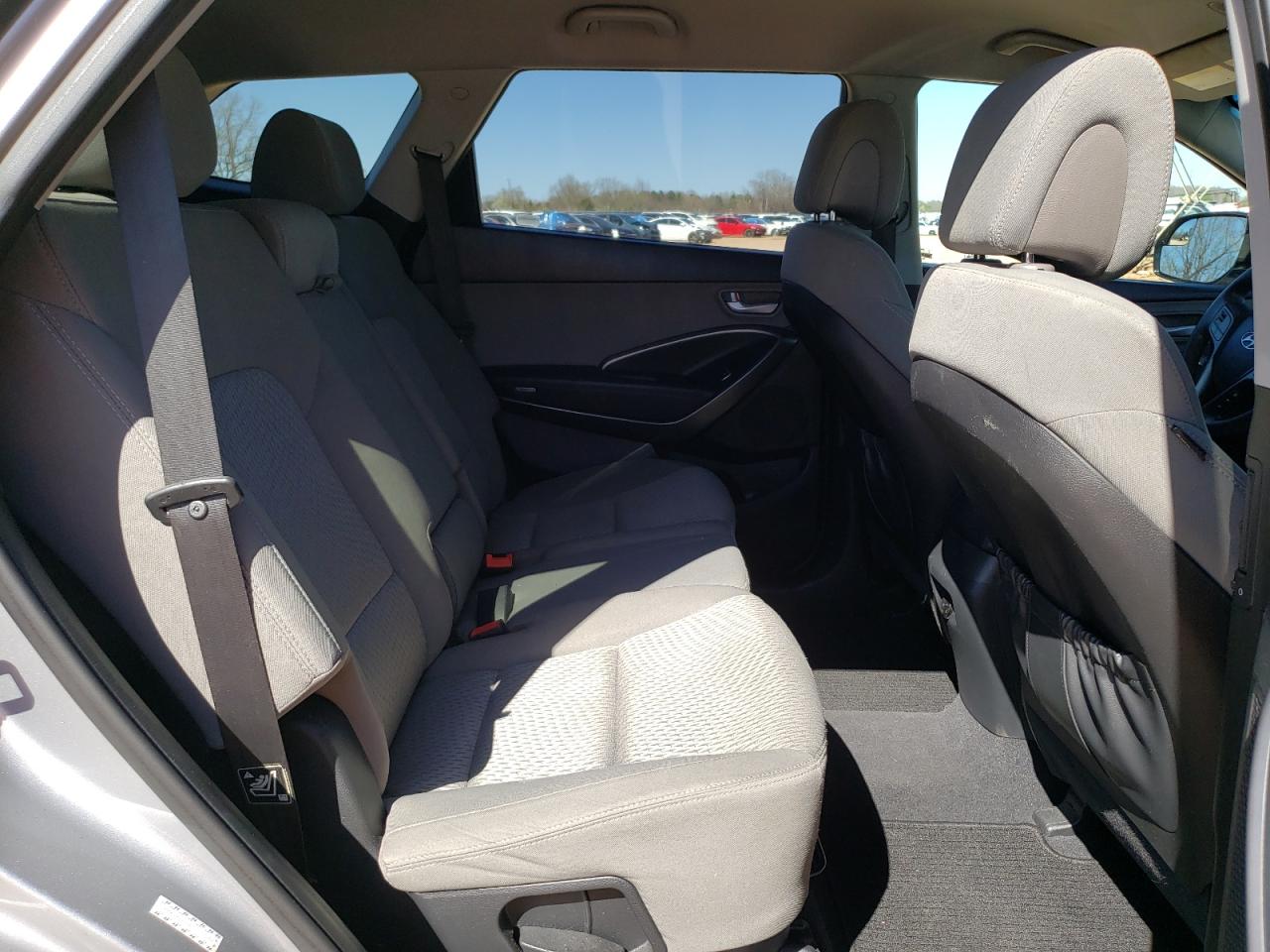 2015 Hyundai Santa Fe - Image 11