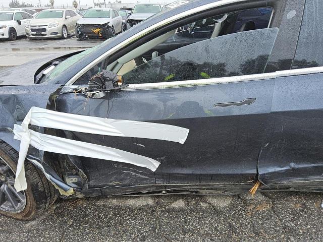  TESLA MODEL 3 2019 Szary