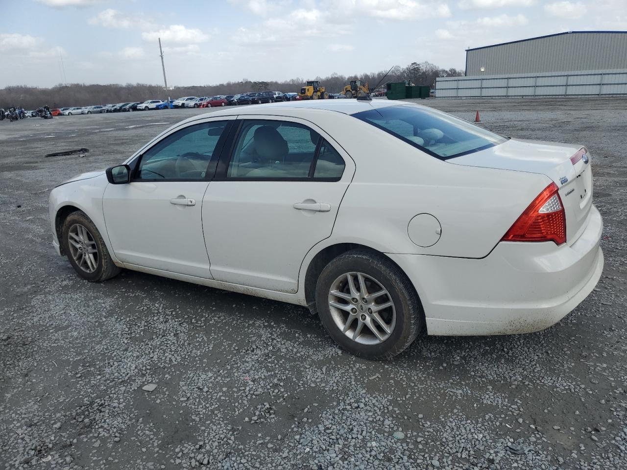 2010 Ford Fusion - Image 2