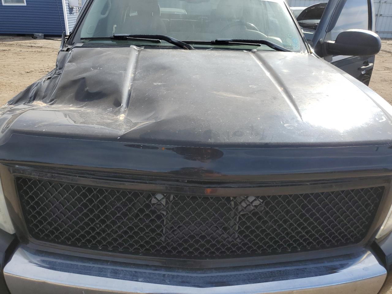 2007 Chevrolet Silverado - Image 11