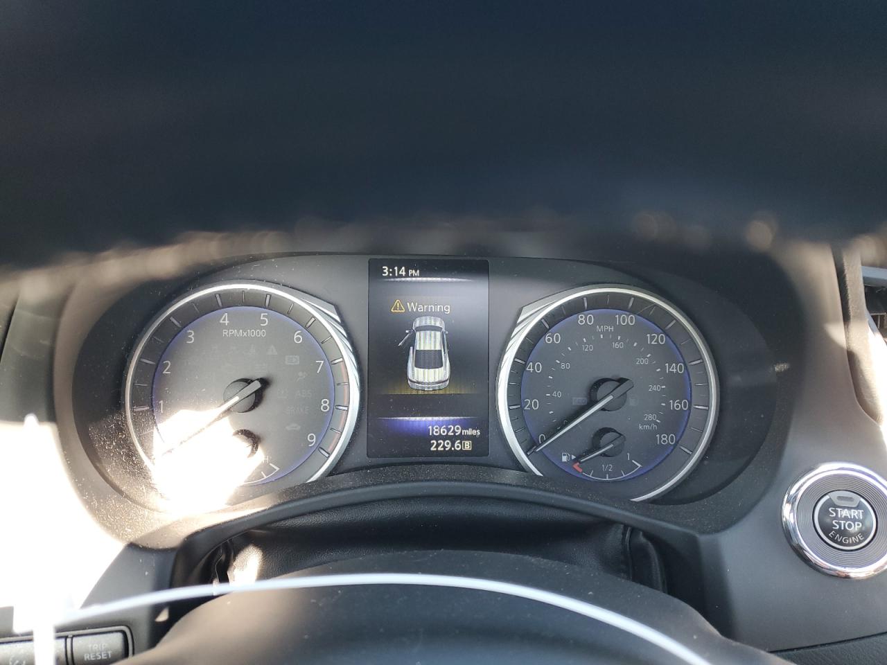 2018 Infiniti Q60 - Image 9