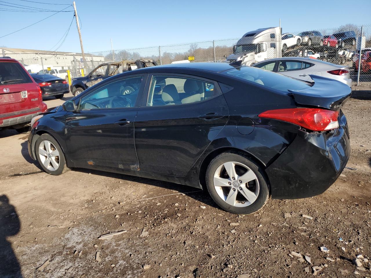 2011 Hyundai Elantra - Image 2