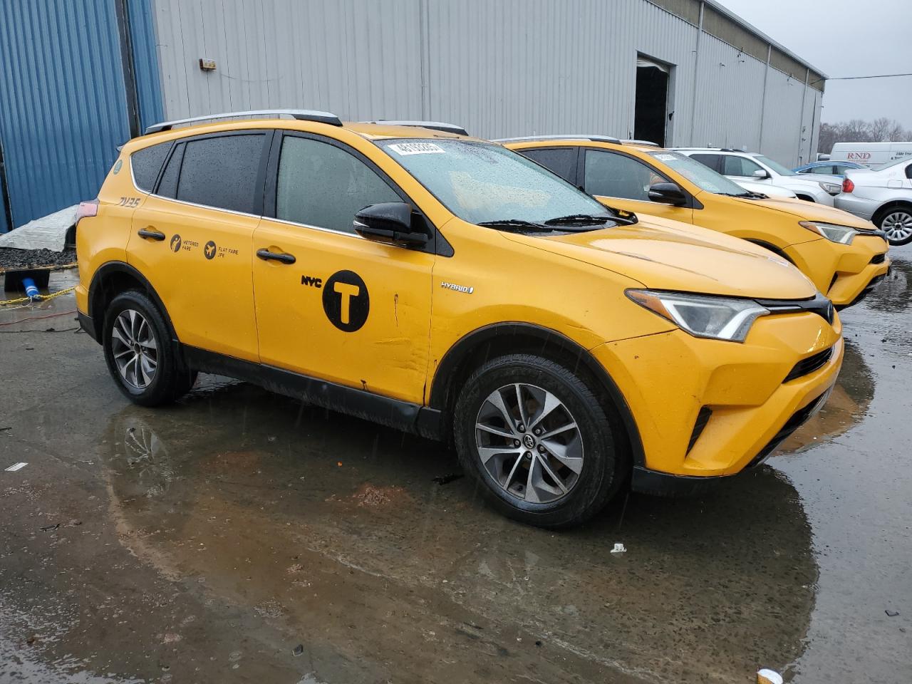 2017 Toyota RAV 4 - Image 4