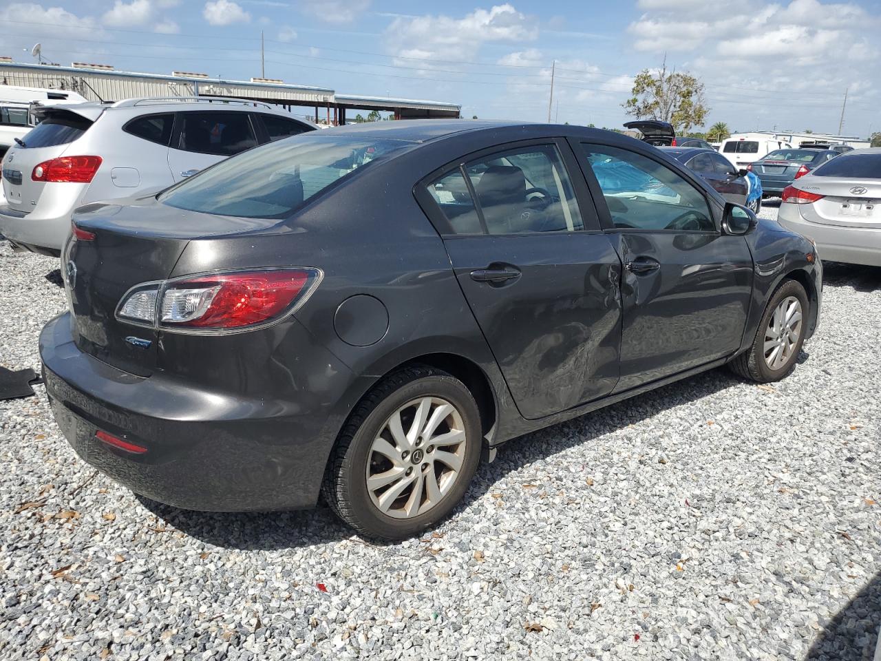 2013 Mazda 3 - Image 3