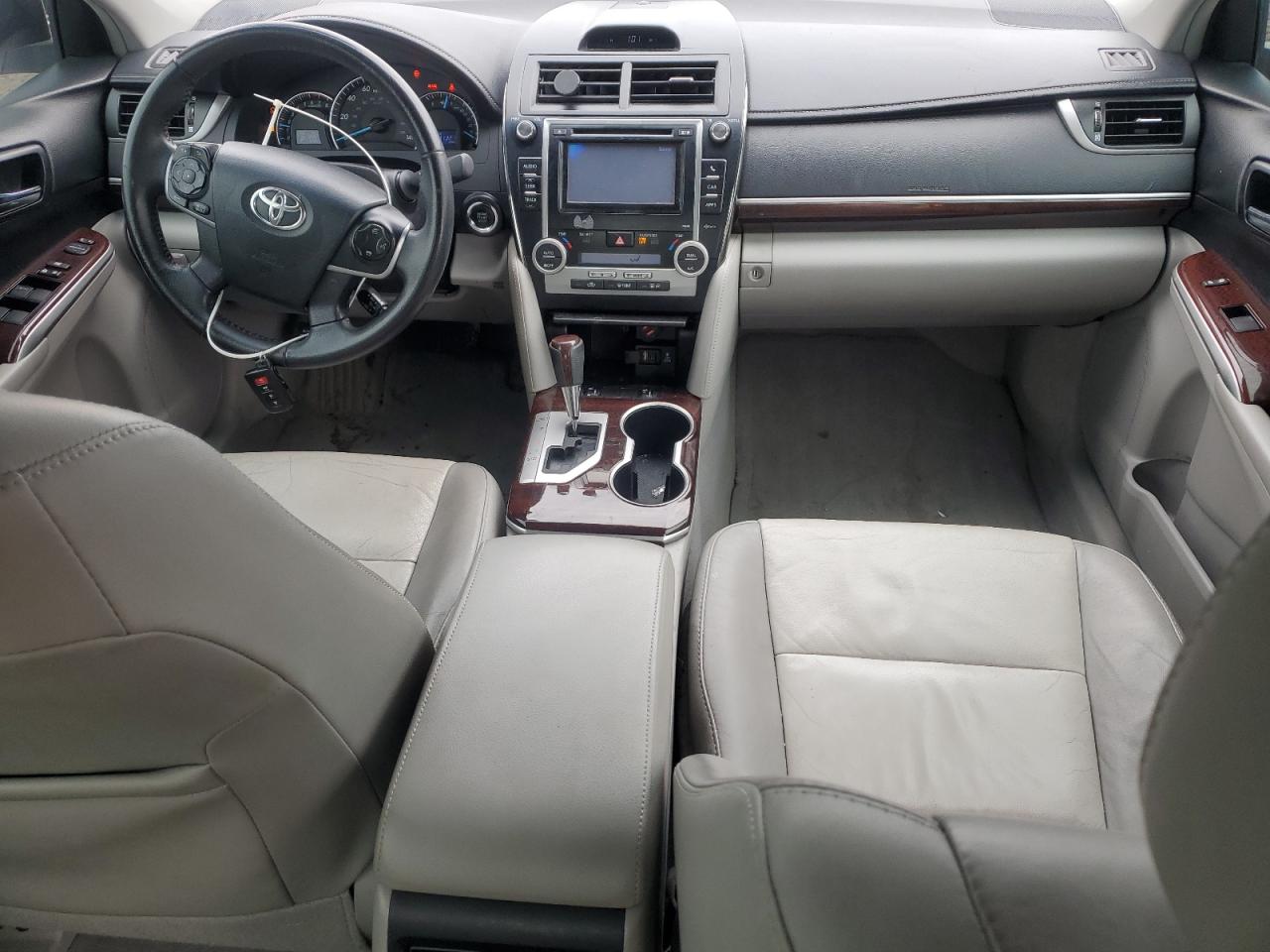 2013 Toyota Camry - Image 8