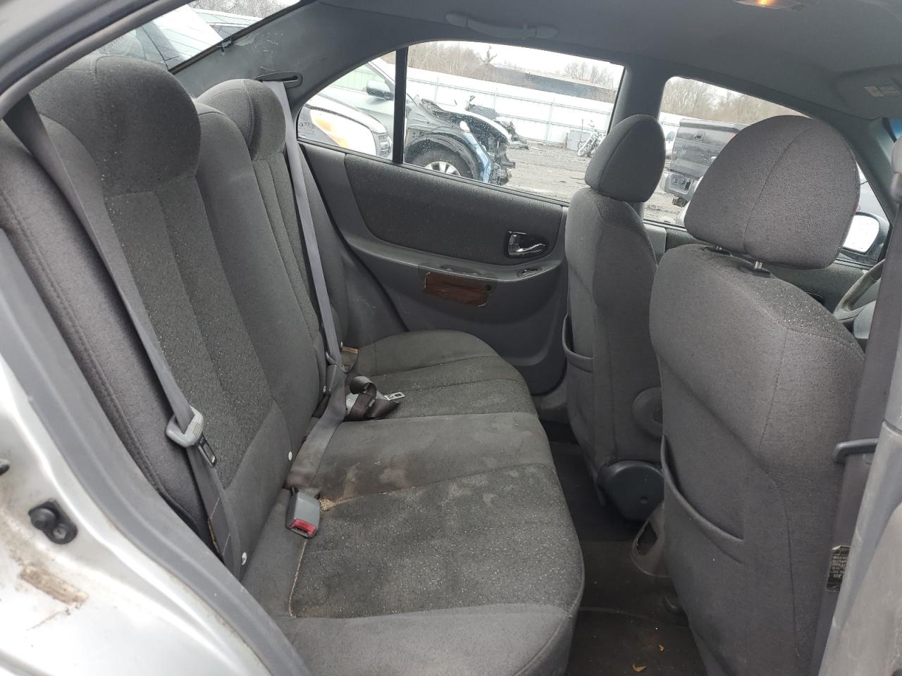 2002 Hyundai Accent - Image 10