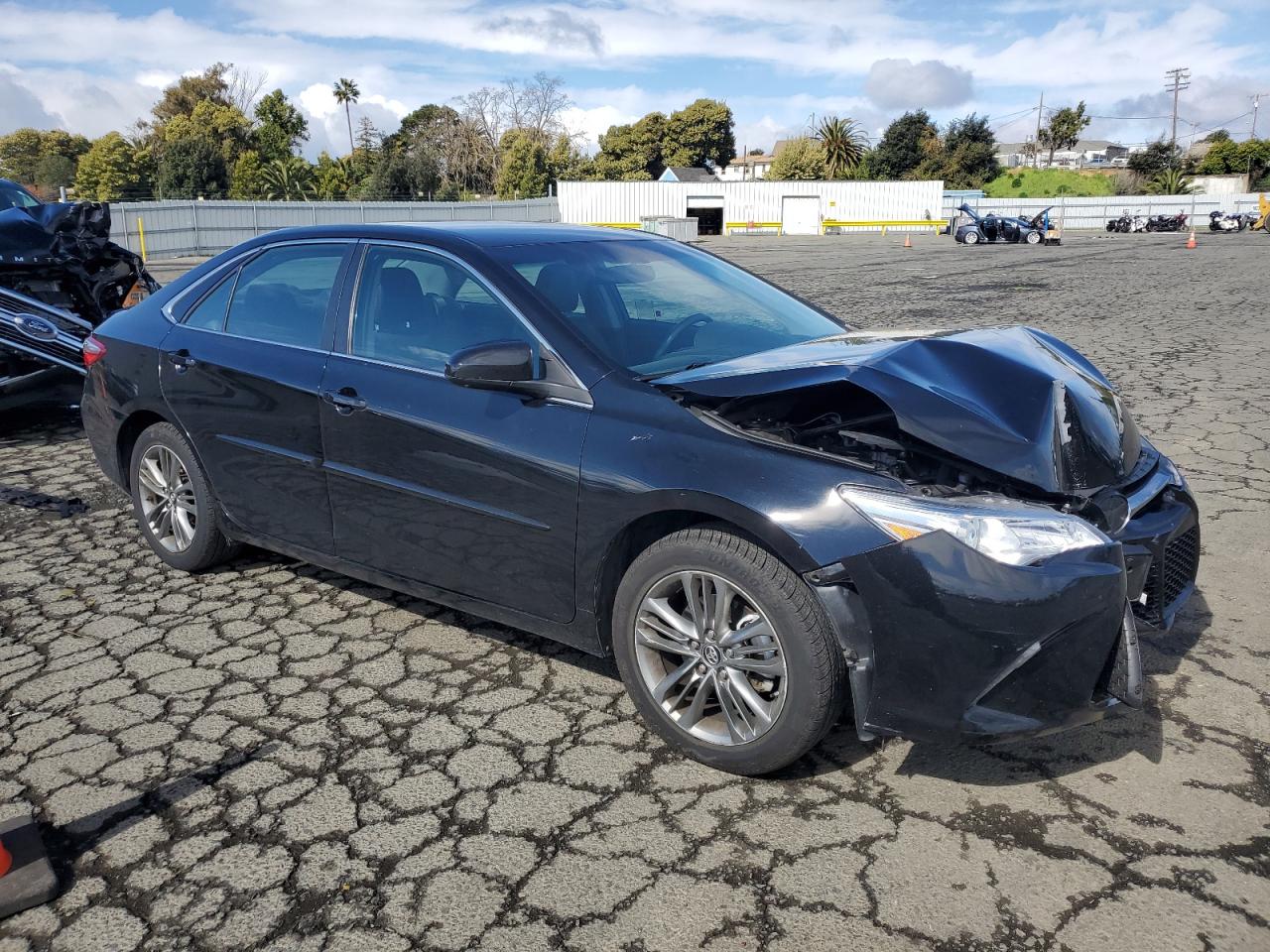 2016 Toyota Camry - Image 4