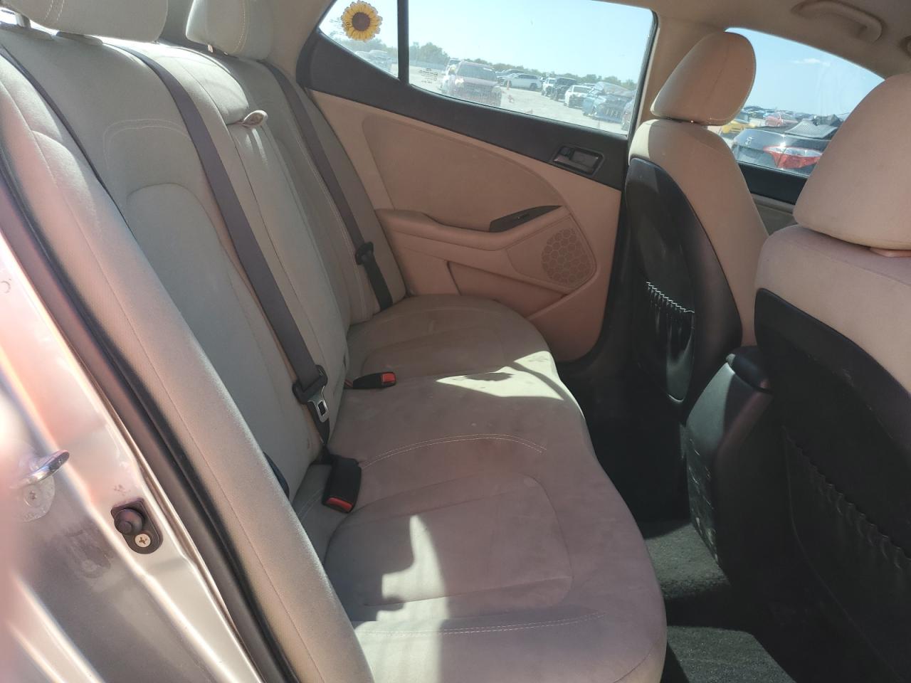 2011 Kia Optima - Image 10