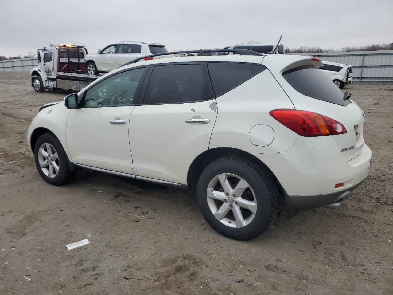 2010 Nissan Murano - Image 2