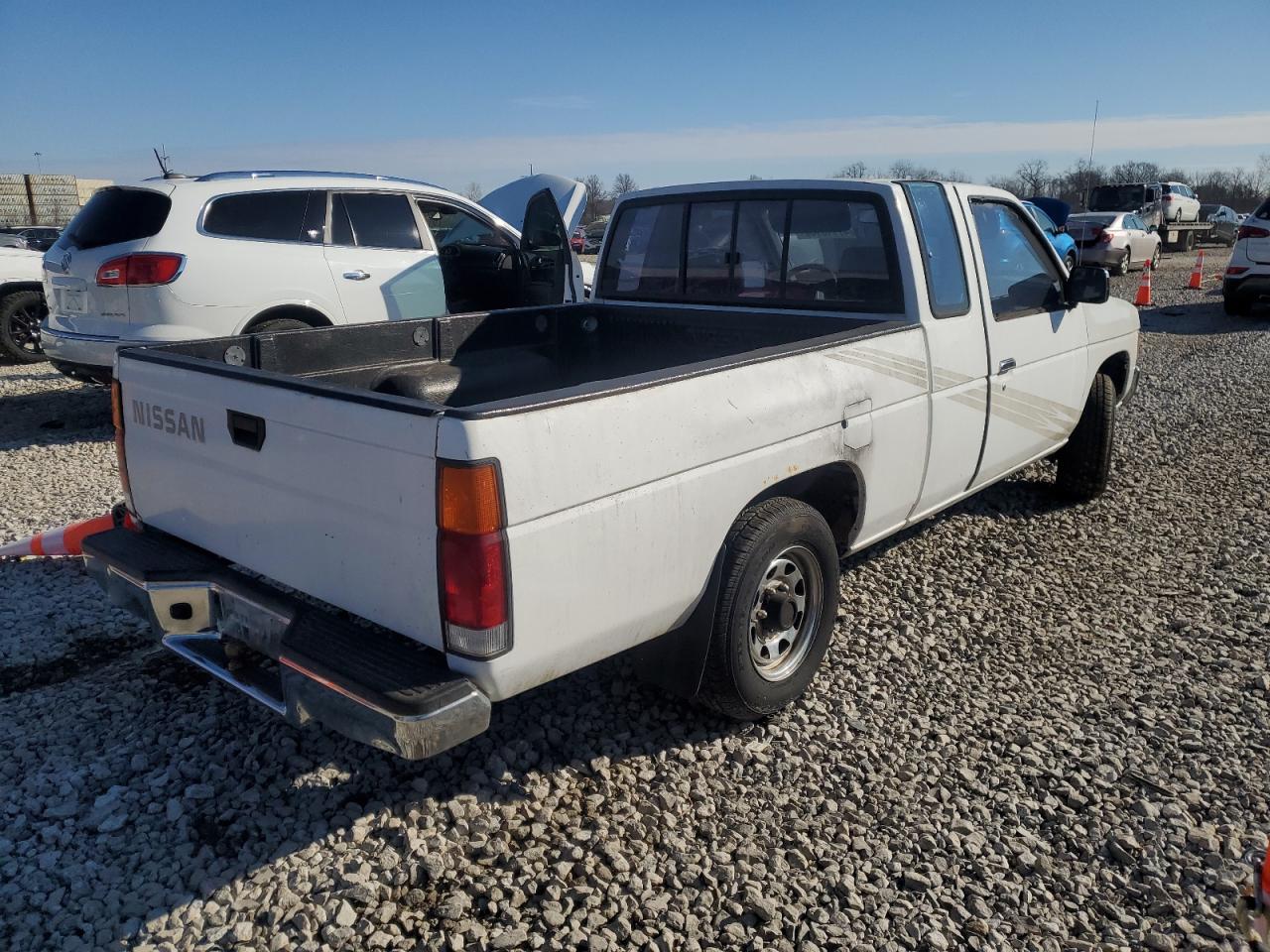 1993 Nissan Titan - Image 3