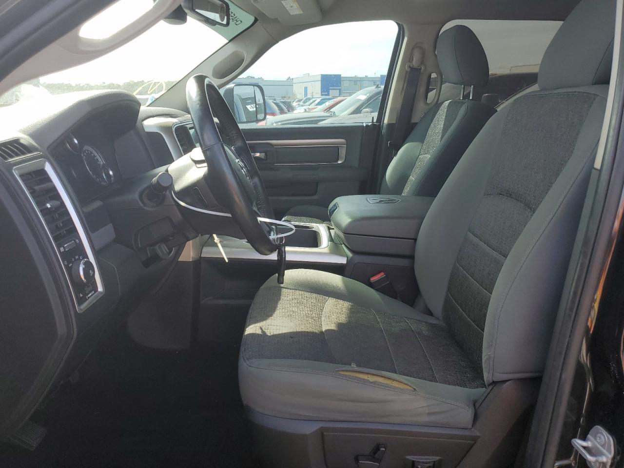 2016 RAM 1500 - Image 7