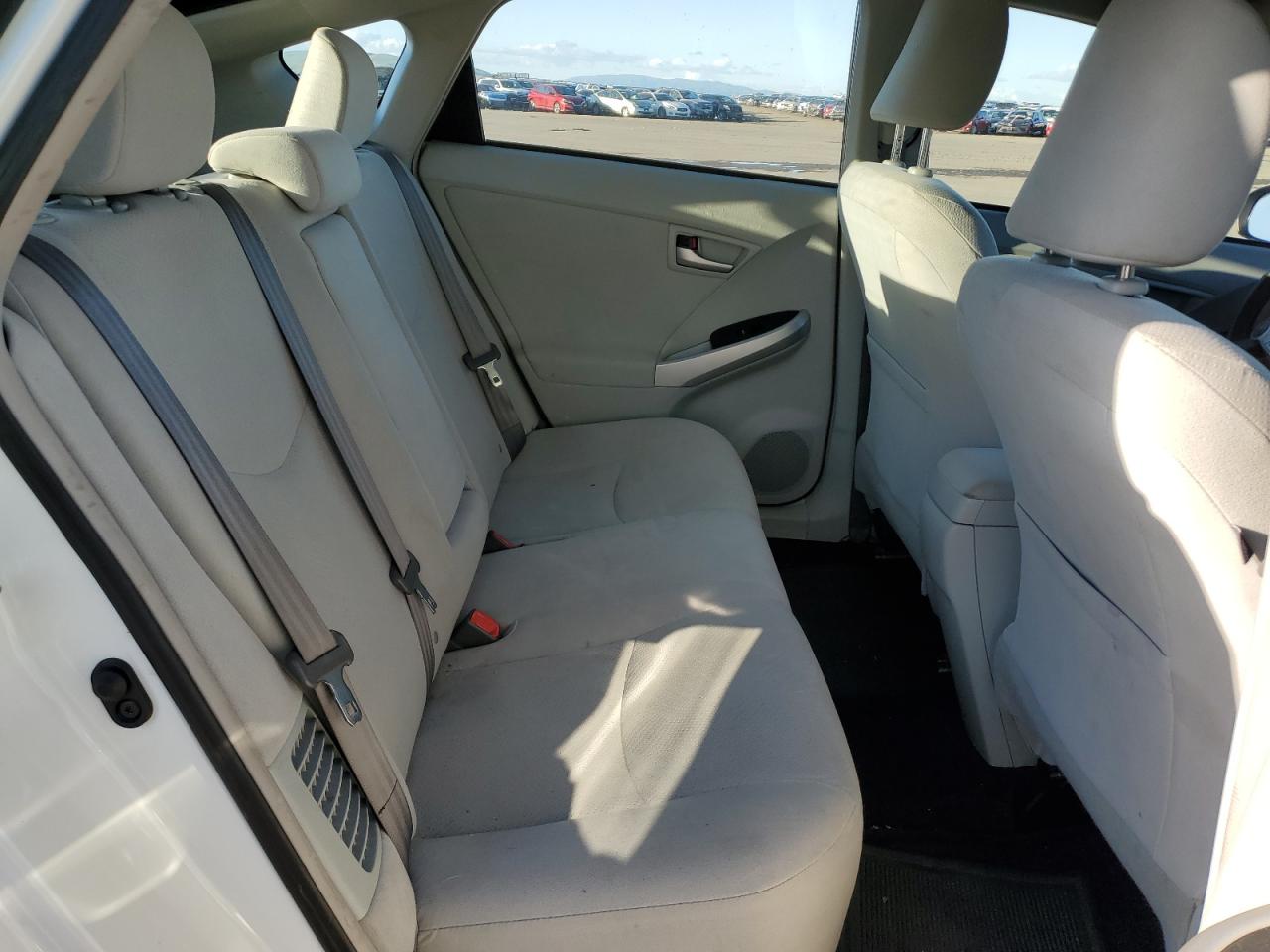2015 Toyota Prius - Image 10
