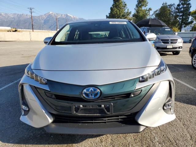  TOYOTA PRIUS 2017 Серебристый