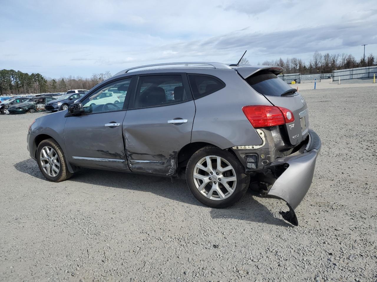 2013 Nissan Rogue - Image 2