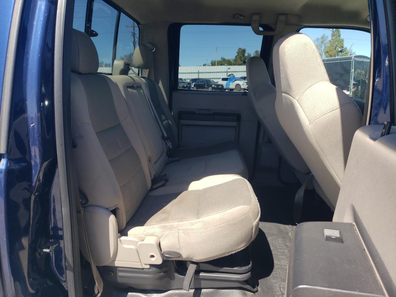 2008 Ford F550 - Image 11