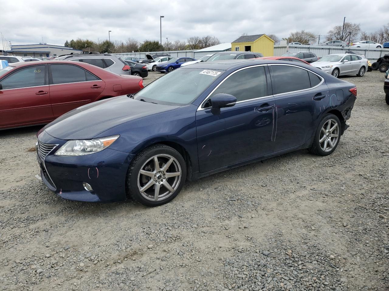 2013 Lexus ES - Image 1