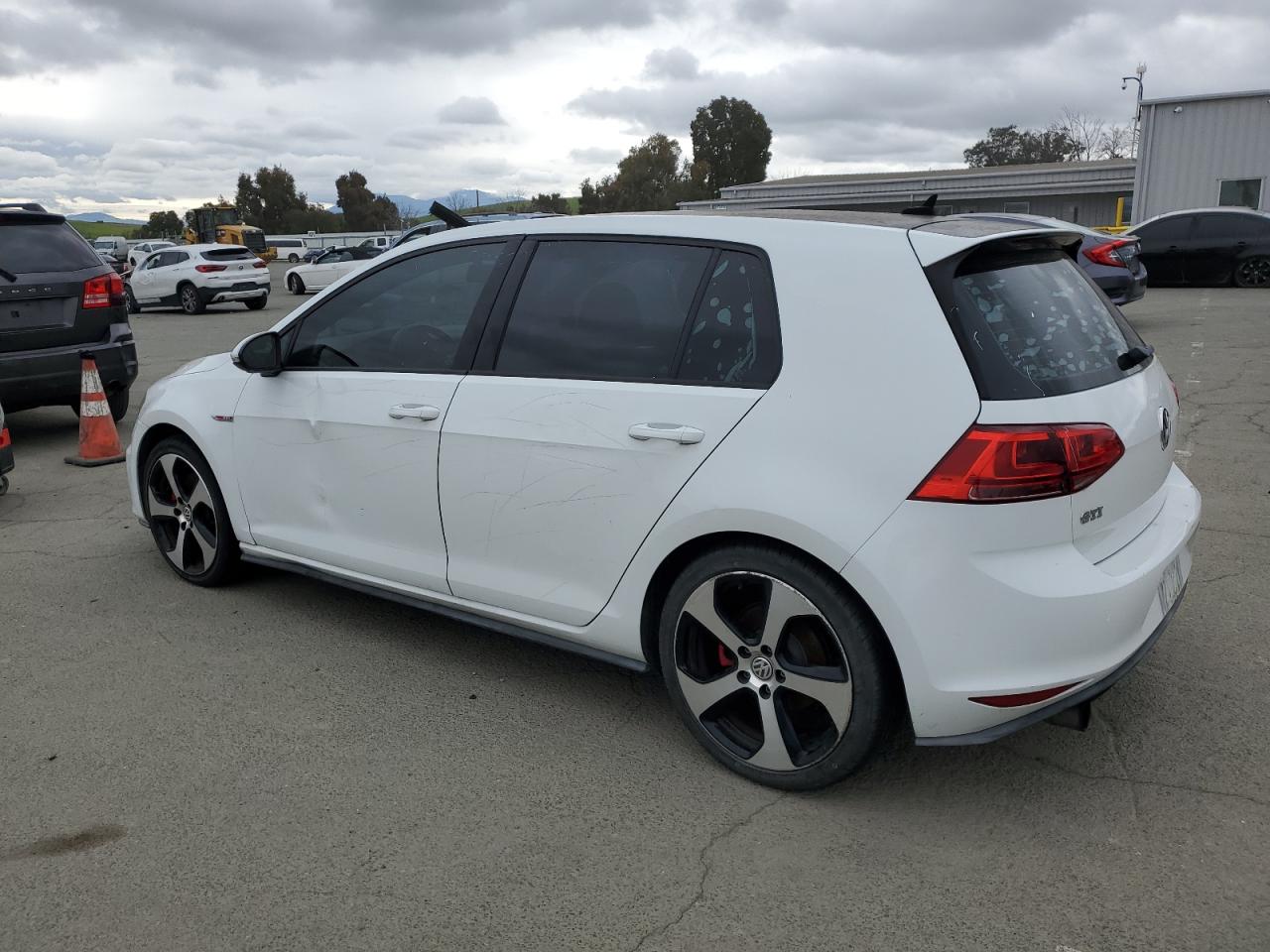 2015 Volkswagen GTI - Image 2