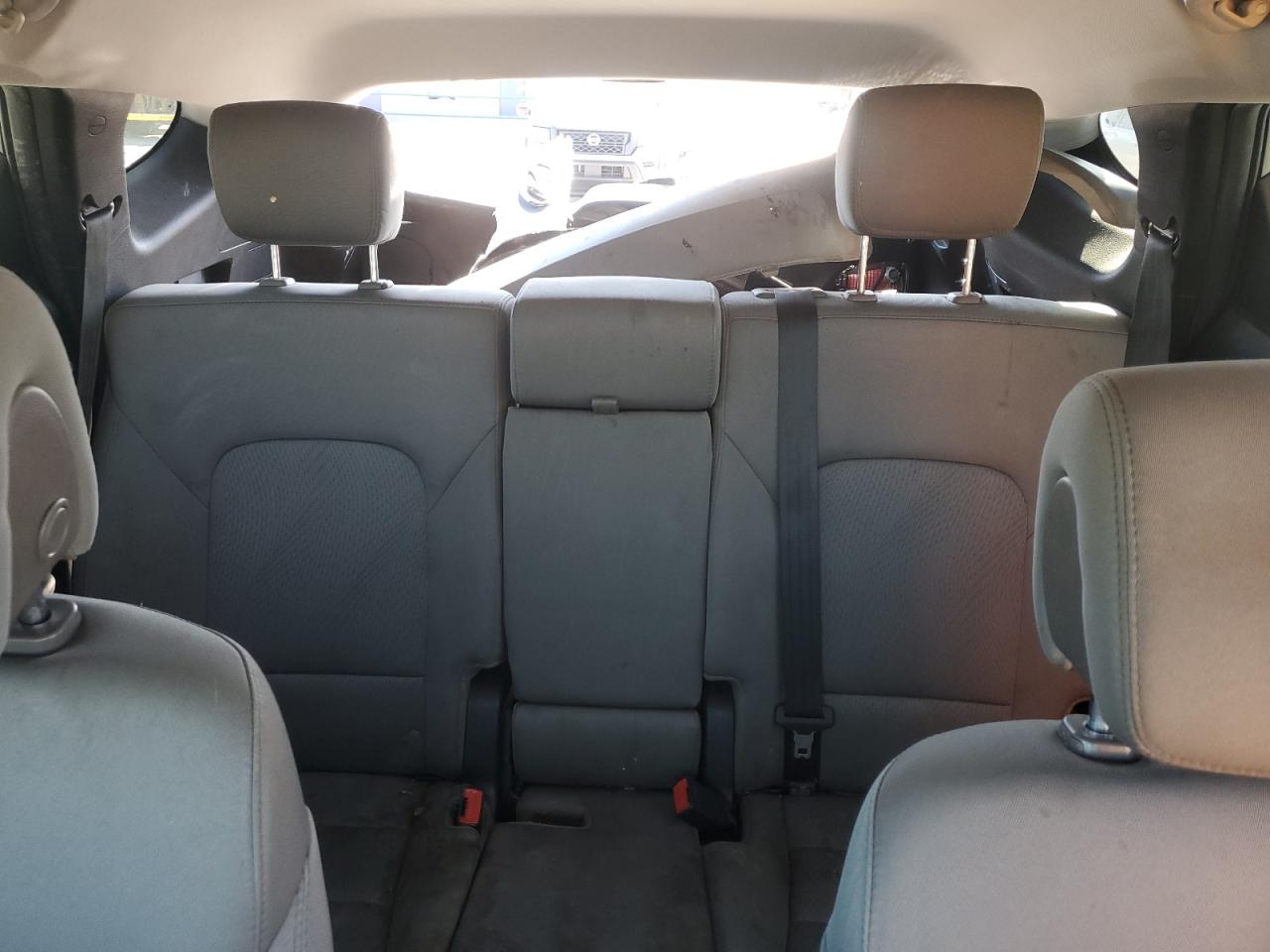 2017 Hyundai Santa Fe - Image 10
