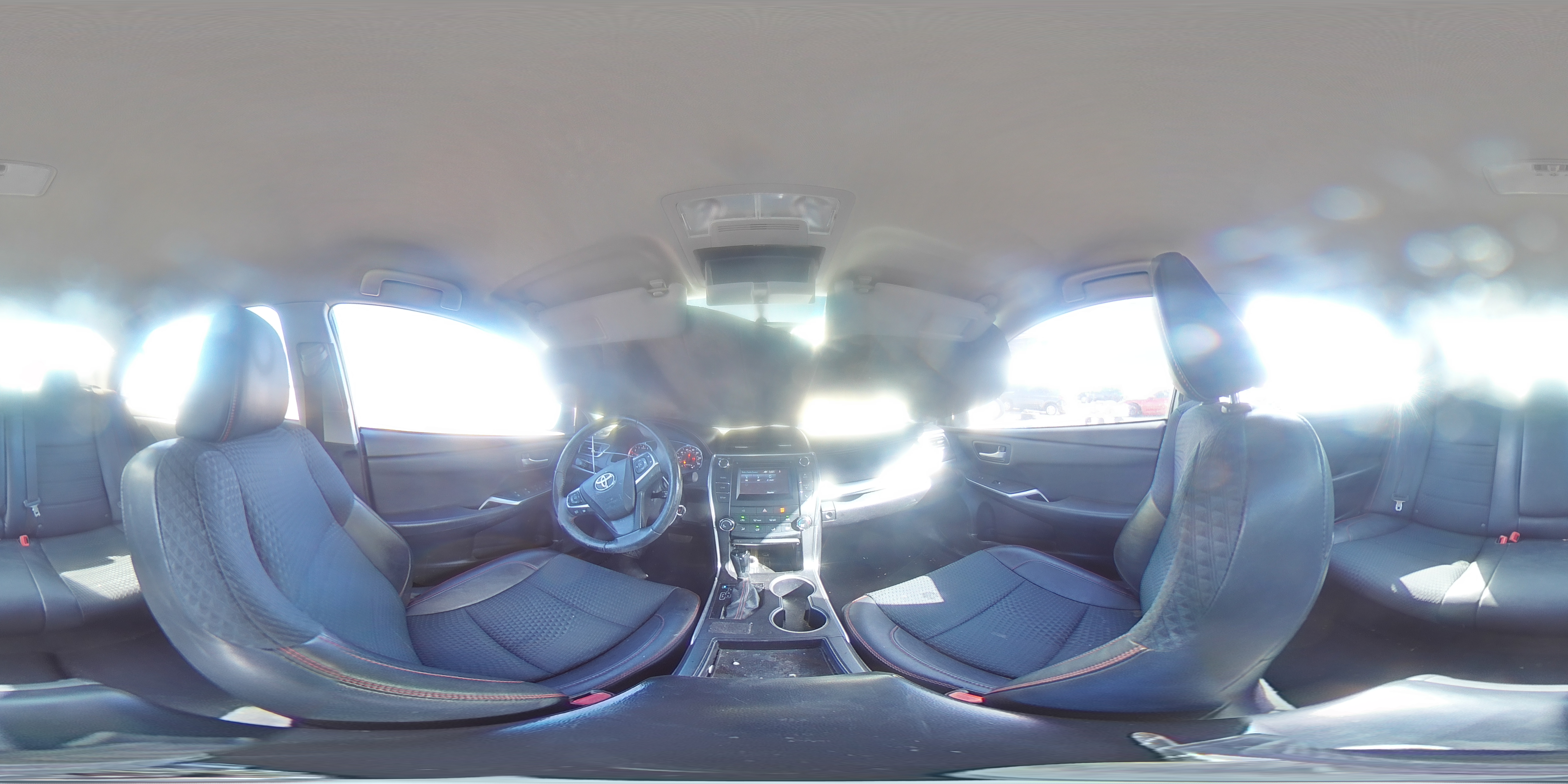 2015 Toyota Camry - Image 12