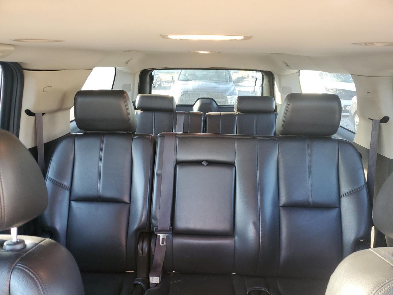 2013 Chevrolet Suburban - Image 10