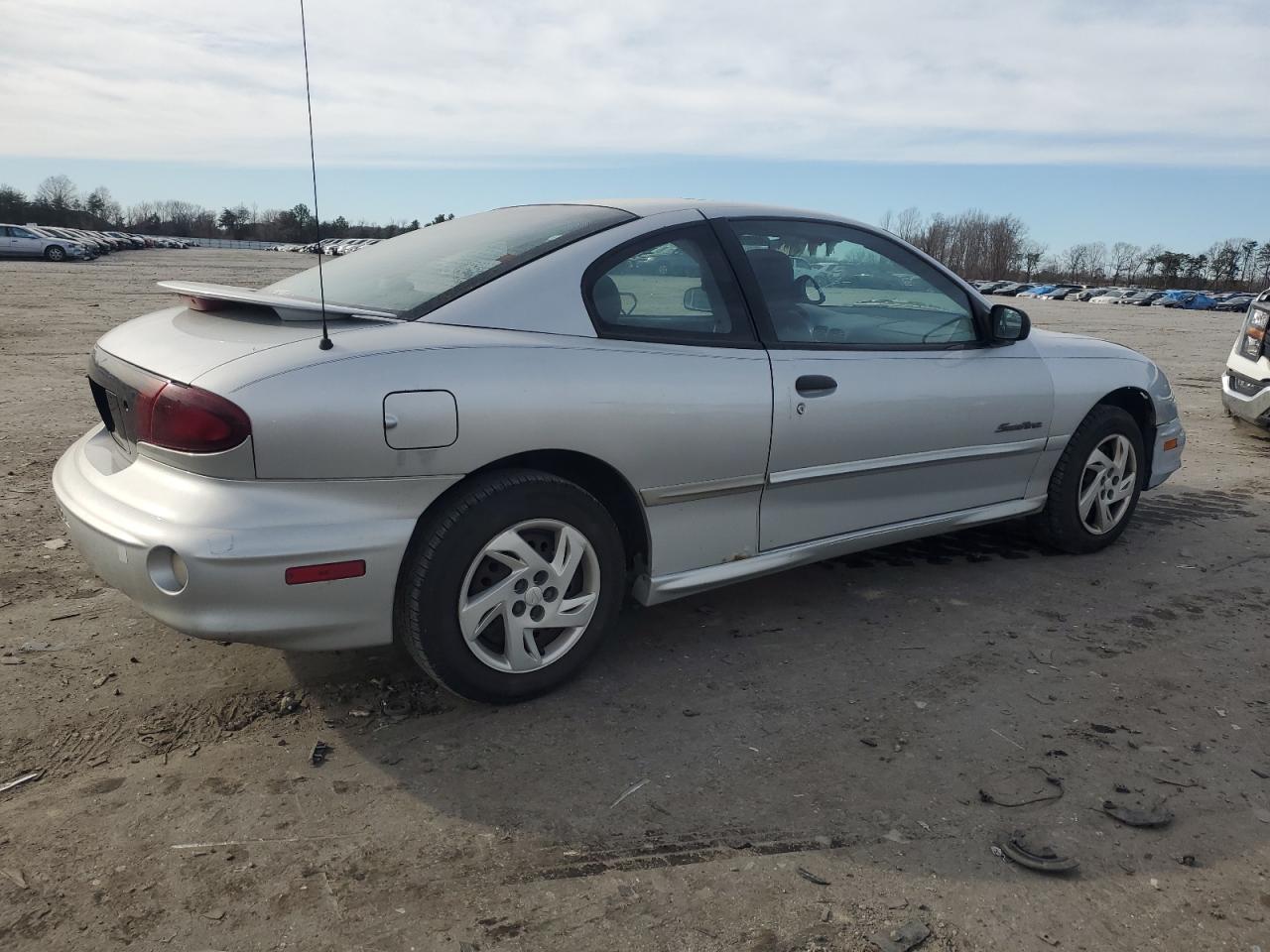 2000 Pontiac Sunfire - Image 3