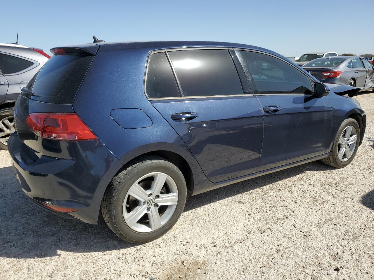 2017 Volkswagen Golf - Image 3